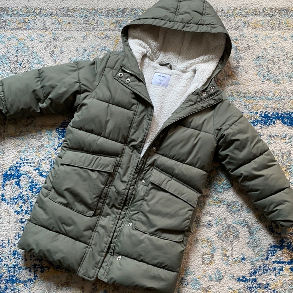 Girls old navy puffer coat size 6-7